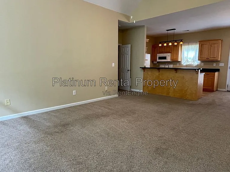 144 Pointe Cir — Photo 9