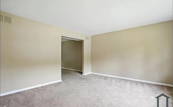 9230 Woodcreek Ct — Photo 3