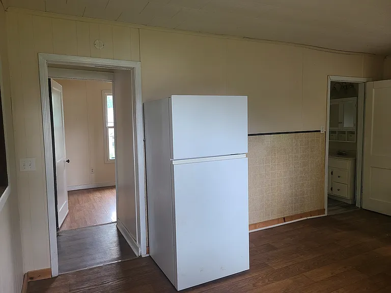140 Mullens St — Photo 8