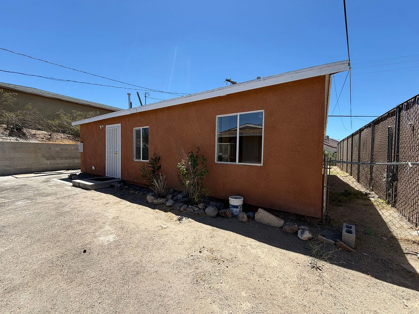 P156 — Photo 2