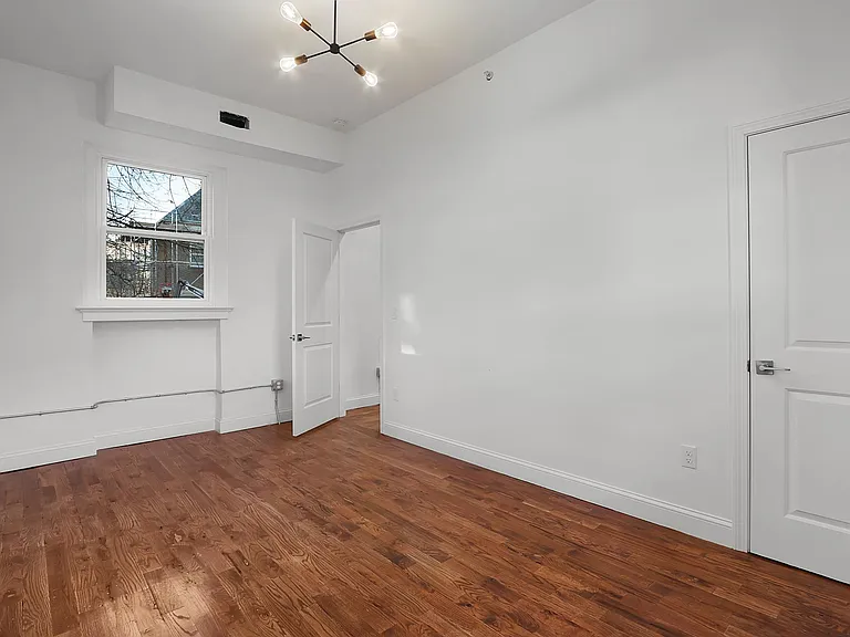 57 Trumbull St #1R — Photo 6