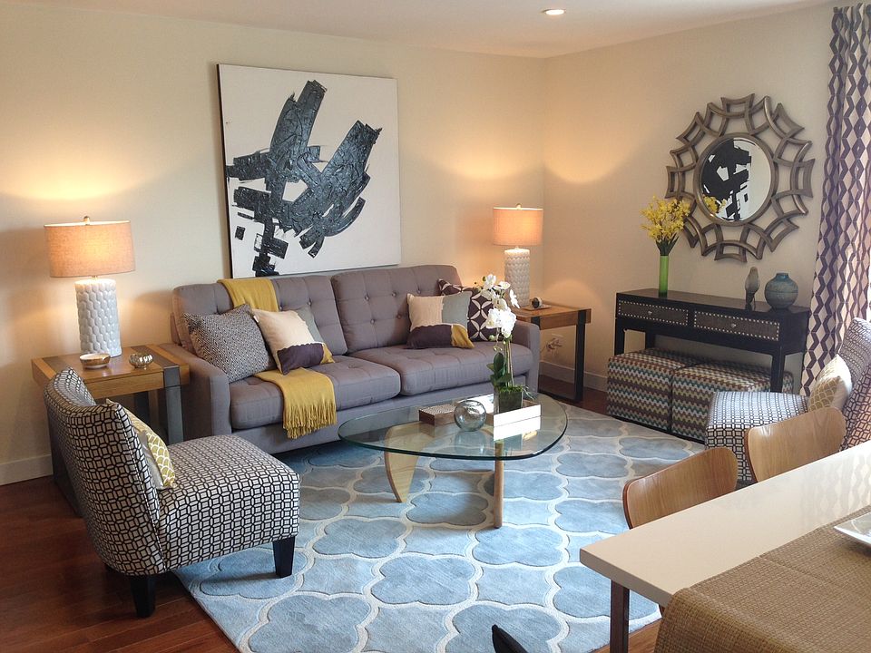 Living/Dining Area