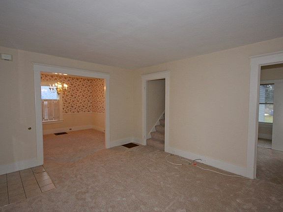 2nd image of 4055 Stanford St