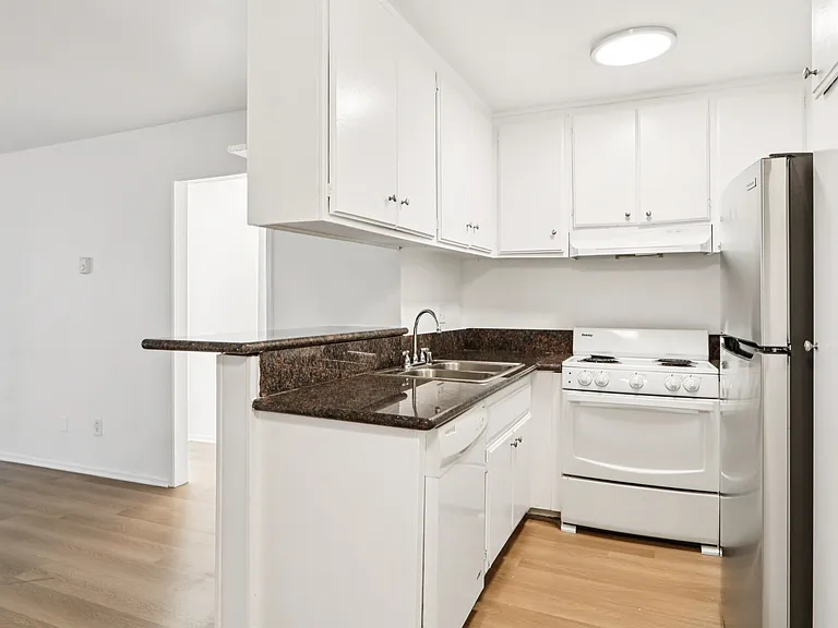 7005 Lanewood Ave — Photo 23