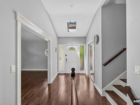 2nd image of 192 Jenkins Dr