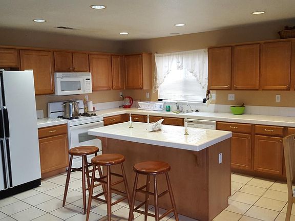 3rd image of 2760 Swan Ln