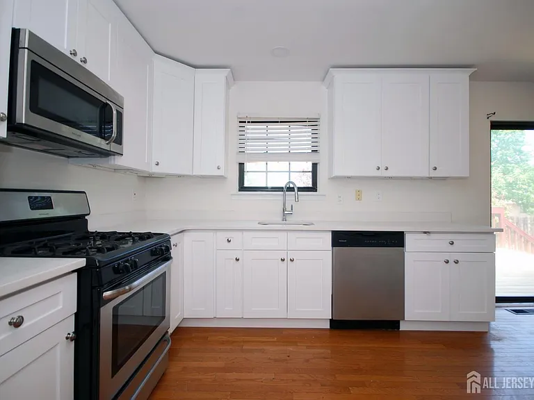 1 Wellington Ct — Photo 9