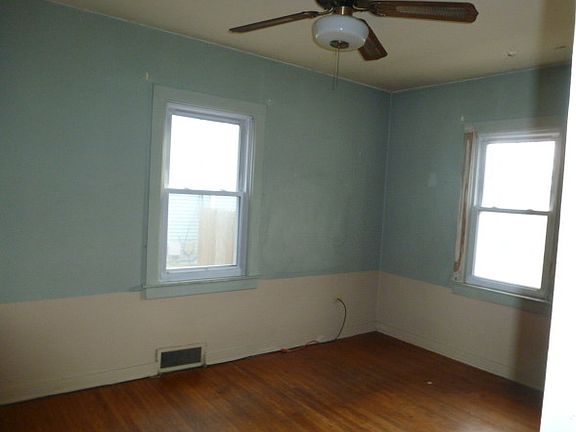 5th image of 603 N William St