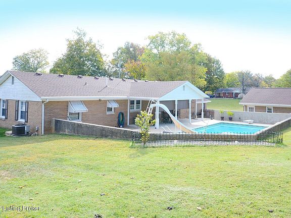 2nd image of 1021 Linden Dr