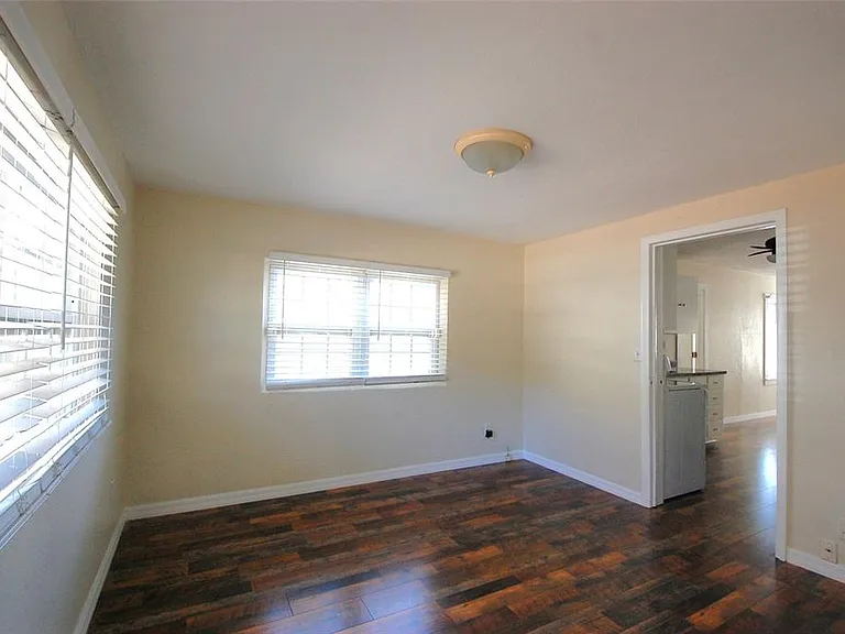 247 Short St — Photo 12