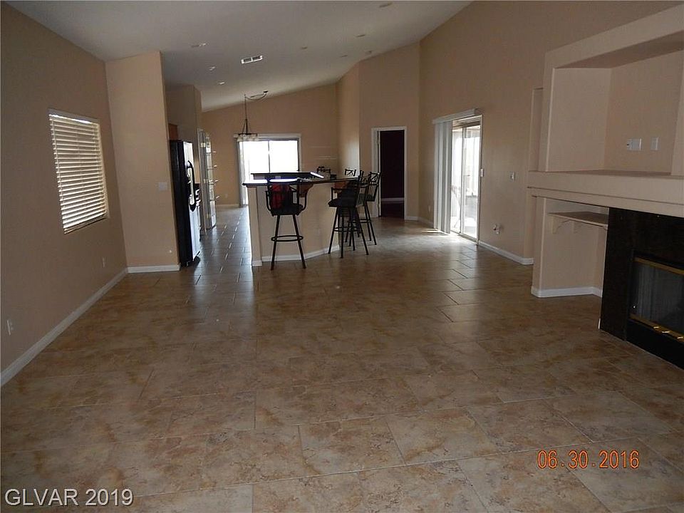 2nd image of 68 Harbor Coast St