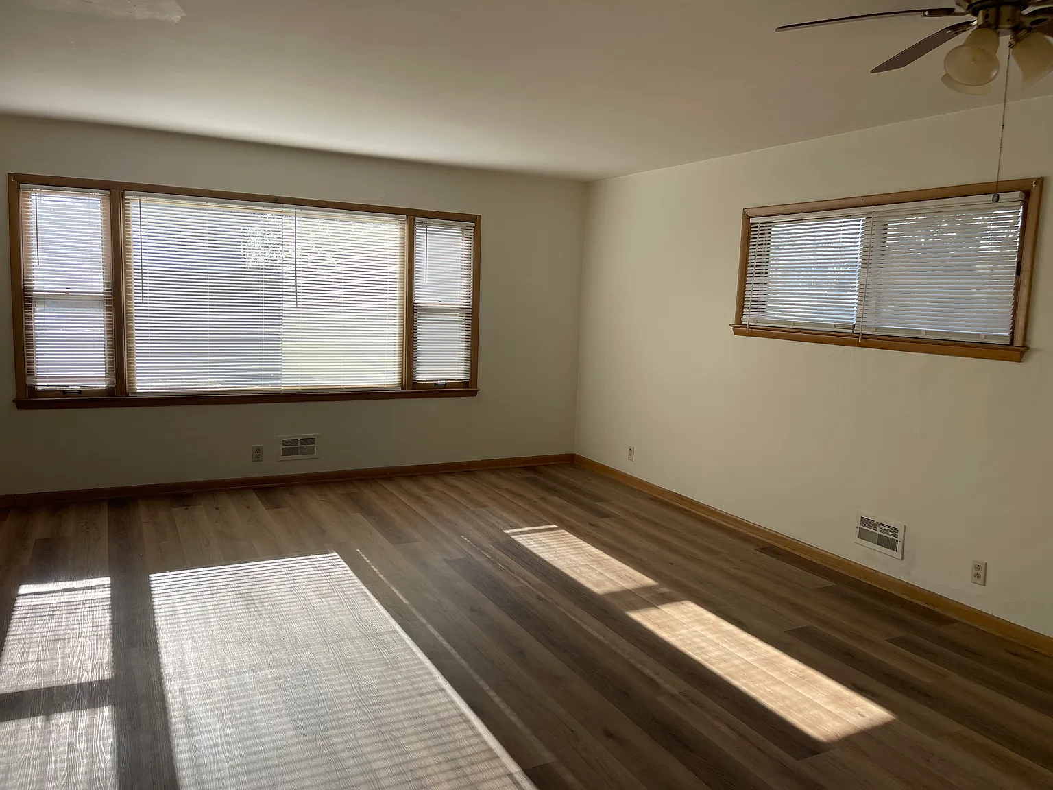 5270 N Mohawk Ave — Photo 4