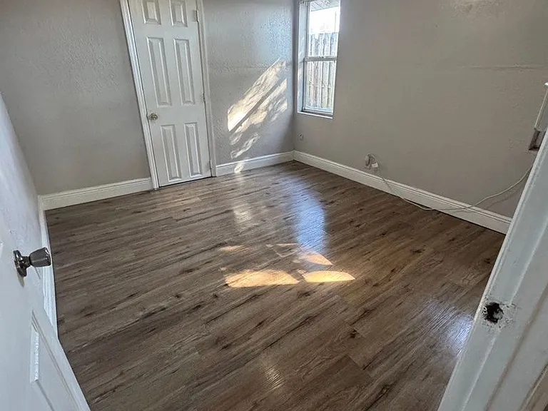 1035 N Davis Ave — Photo 28