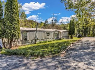 10 Hunts Dr, Fletcher, NC 28732