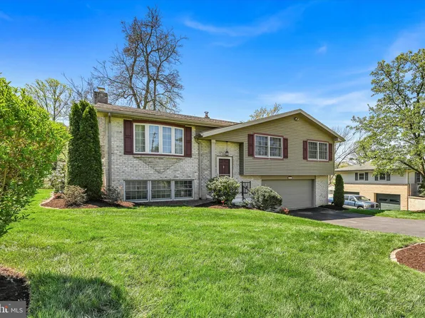 152 Castleton Dr, Reading, PA 19607