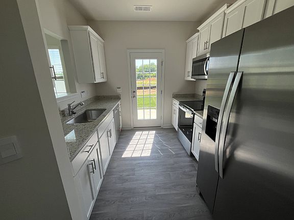 4th image of 175 Moyer Dr