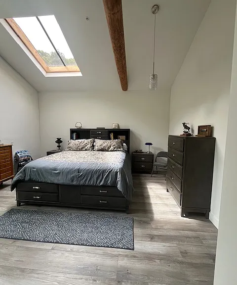 master bedroom, Has ceiling fans.