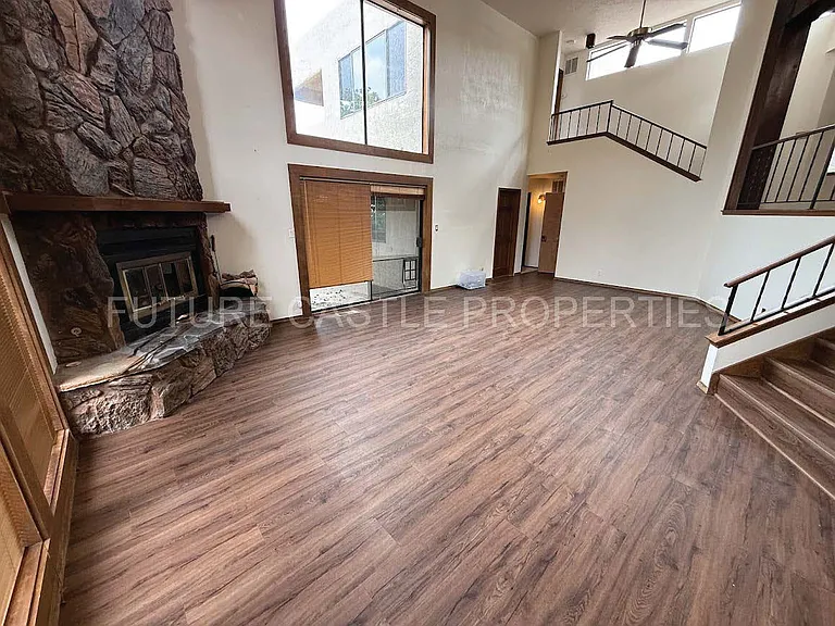 5021 Calle Del Cielo NE — Photo 4