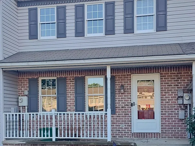 52 Michael Ct — Photo 1