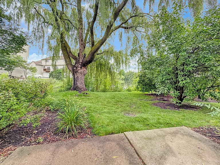 1089 Ellsworth Dr — Photo 13