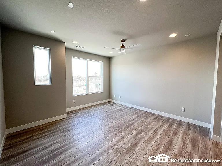 888 S Valentia St — Photo 5