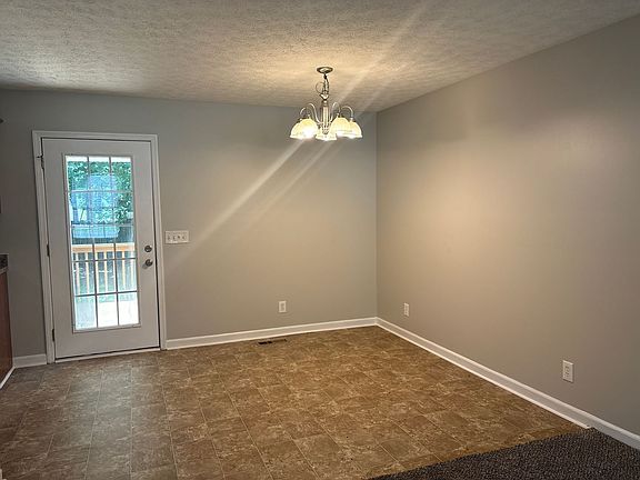 4th image of 479 Indian Springs Cir