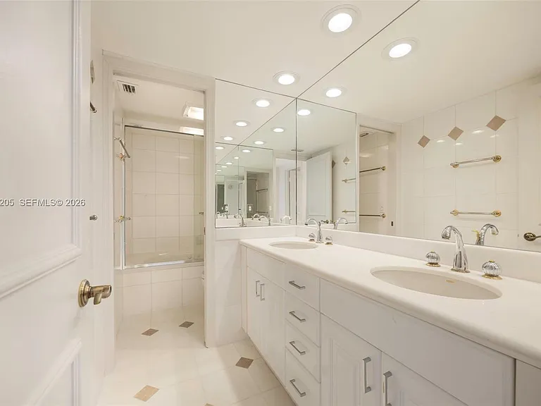 155 Ocean Lane Dr #600 — Photo 22