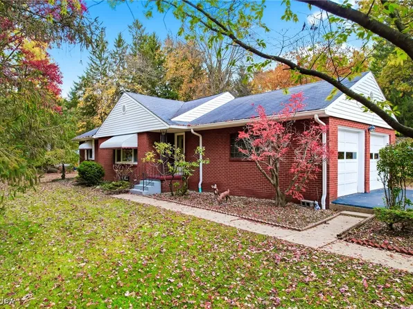 1558 Portal Dr NE, Warren, OH 44484