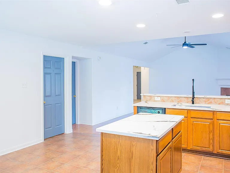 91 Genesee Ridge Dr — Photo 24