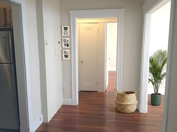 4th image of 203 Winthrop Rd APT 3