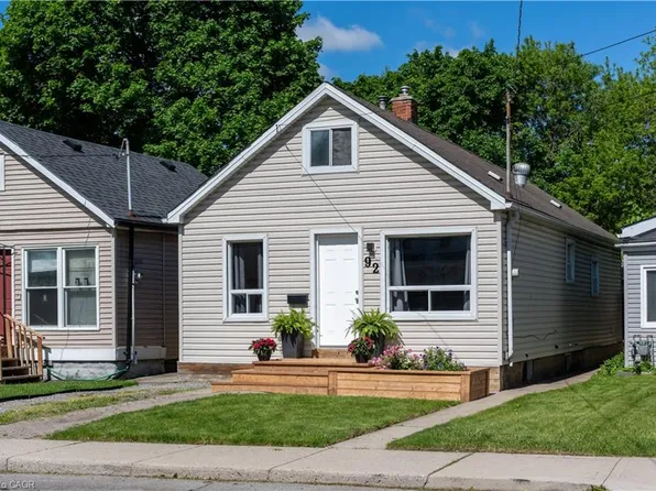 92 E 24th St, Hamilton, ON L8V 2Y1