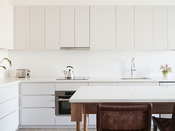 4th image of 4300 Kelly Dr #406