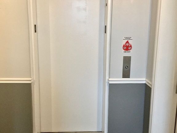 4th image of 4815 S Drexel Blvd Unit 4SE
