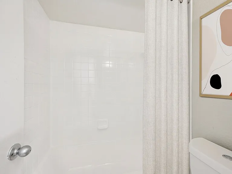 Jade Ridge Apartments — Photo 97