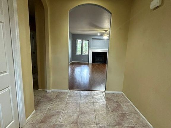 3rd image of 3479 Hampton Way