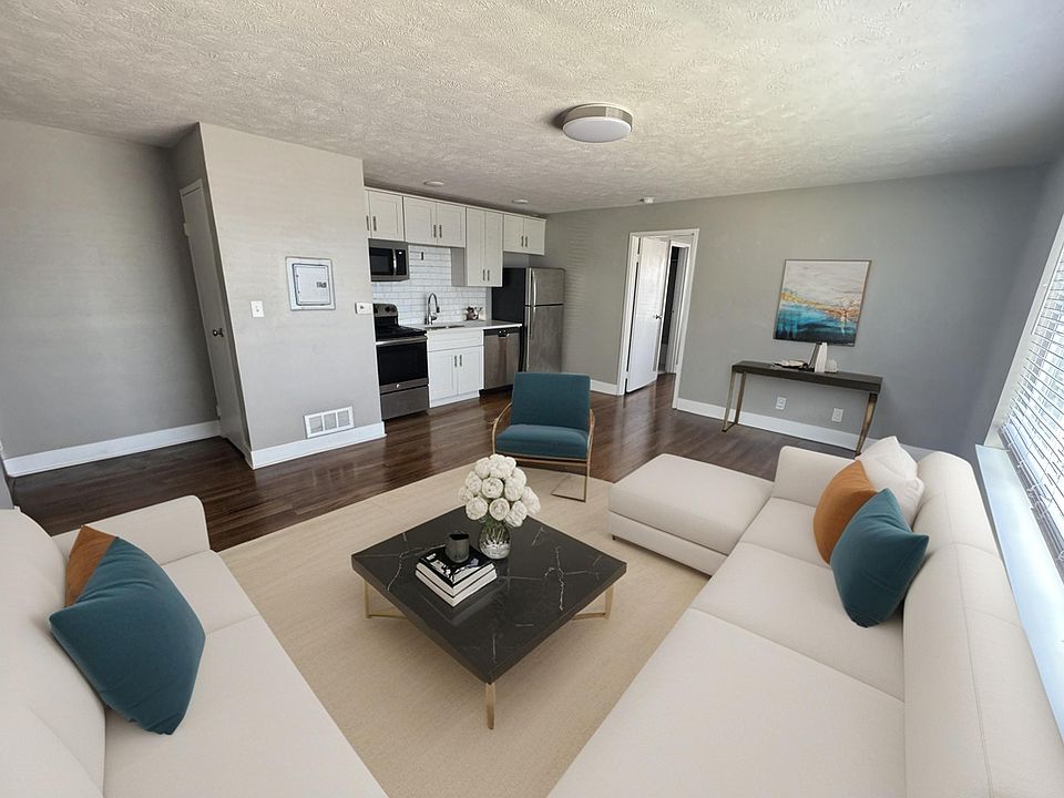 Living Room/Kitchen