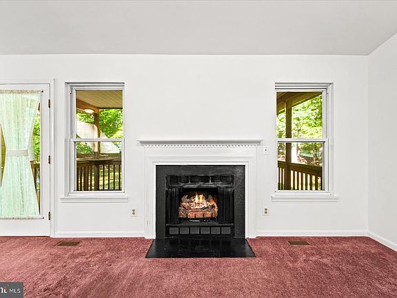 3rd image of 130 Green St
