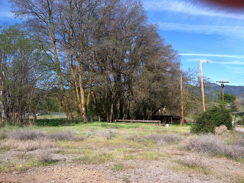 1st image of 400 S Foothill Dr