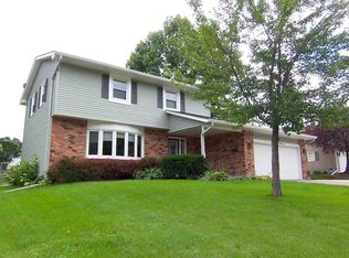 2619 W 38th Pl, Davenport, IA