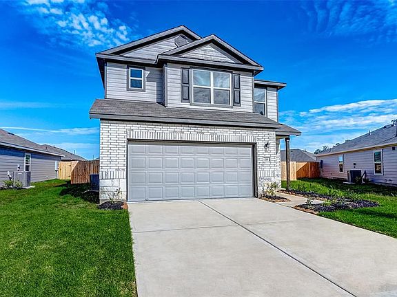 3rd image of 215 Bellewood Manor Dr