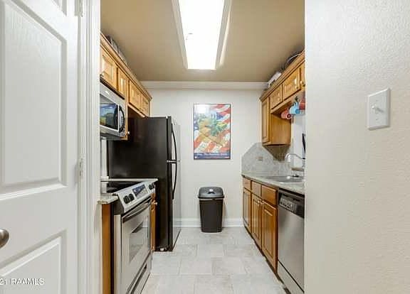 3rd image of 112 Hillside Dr APT 23