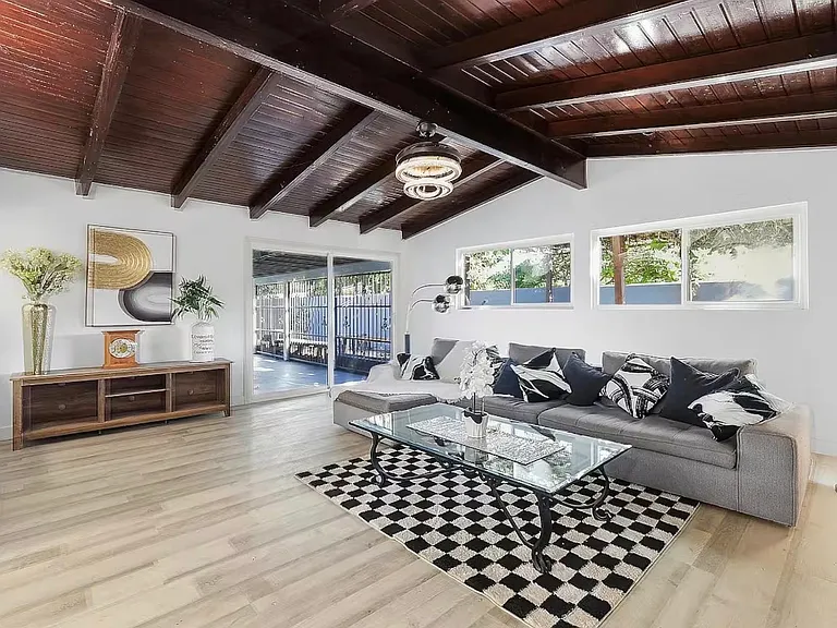 405 S Clara St — Photo 17