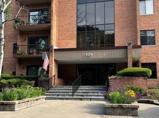 (Undisclosed Address), Darien, IL 60561