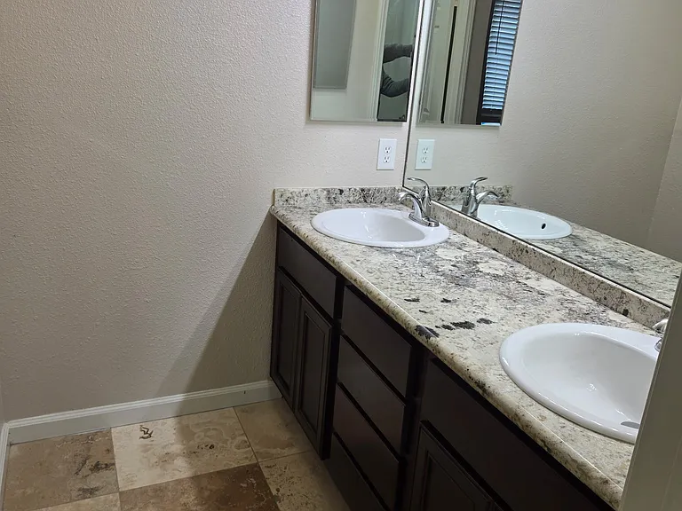 523 Hart Dr #5 — Photo 13