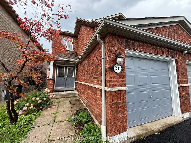 3234 Raindance Cres — Photo 2