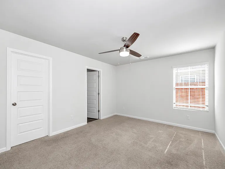 4021 Ryan Dr SW — Photo 10