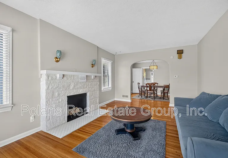 5428 E 10th St — Photo 5