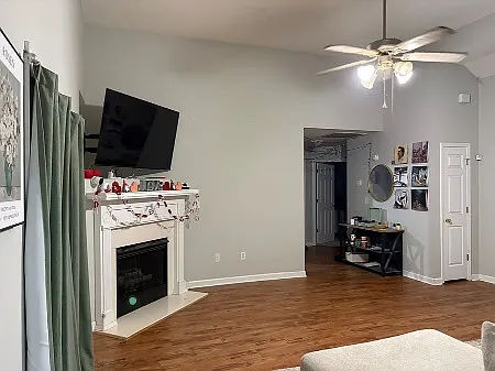 3 bed, 1498 sqft, $2,100 — Photo 2