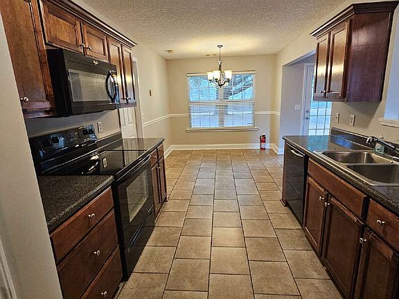 4th image of 206 Woolard Way NE