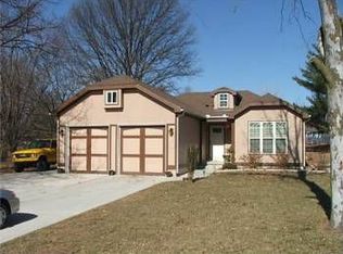 2600 NW Powderhorn Dr, Kansas City, MO 64154